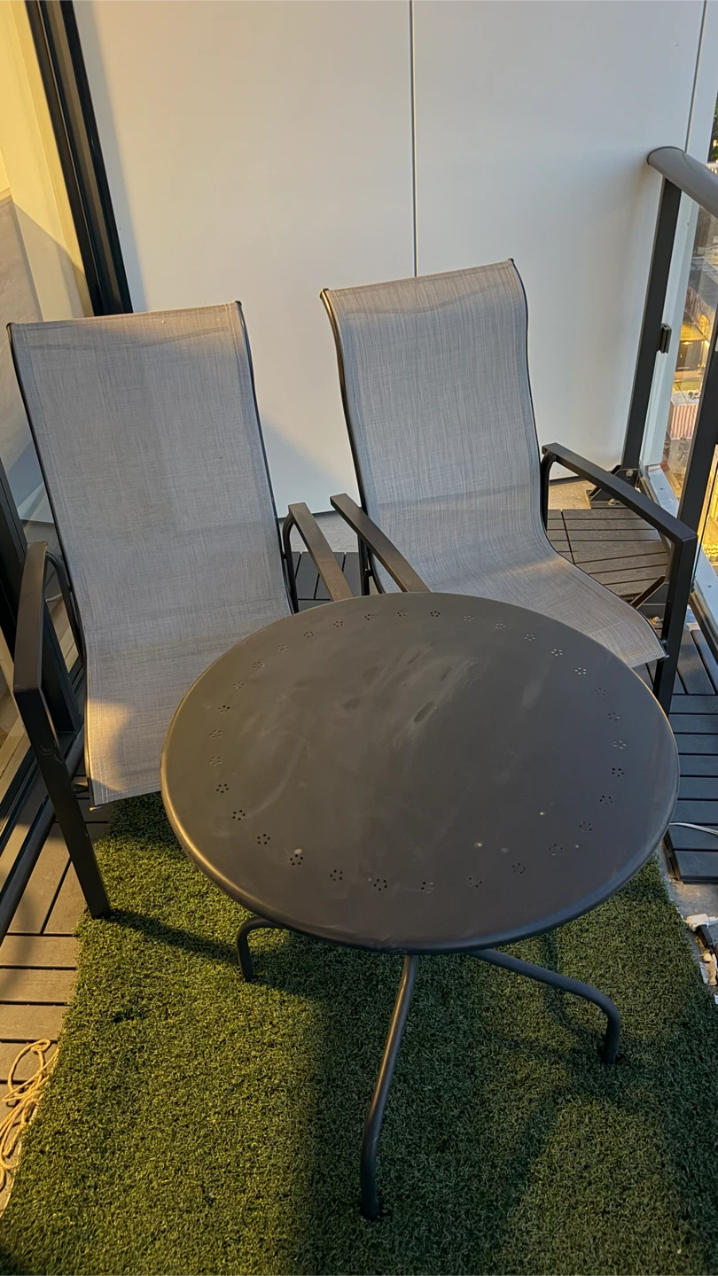 Patio Bistro Set: 2 Chairs and Round Table