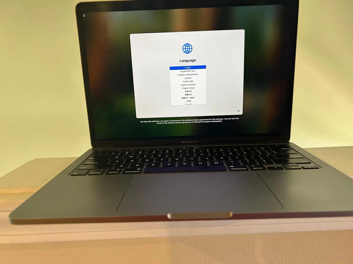 Apple MacBook Pro Laptop