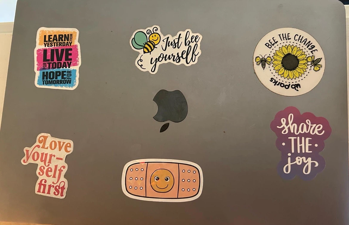 Apple MacBook Pro Laptop - photo 2