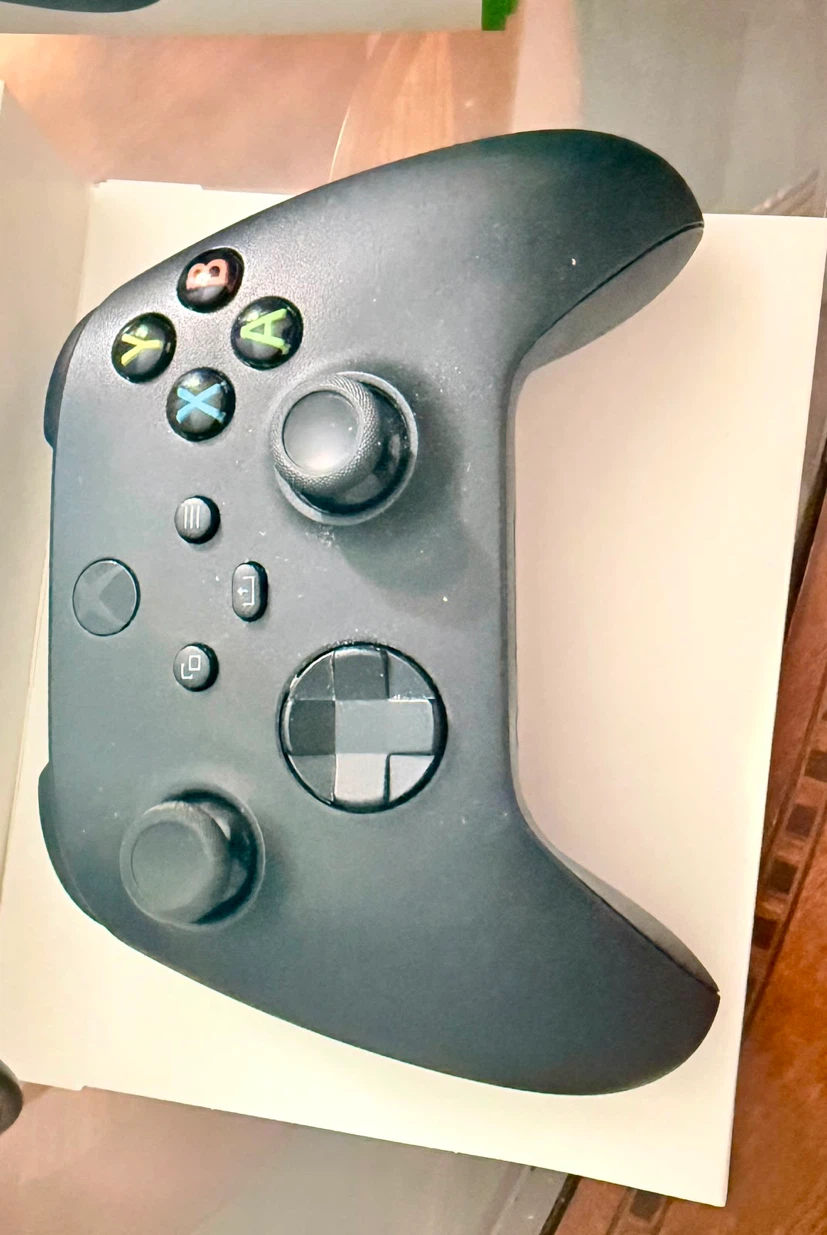 Xbox Wireless Controller with USB-C Cable - photo 2