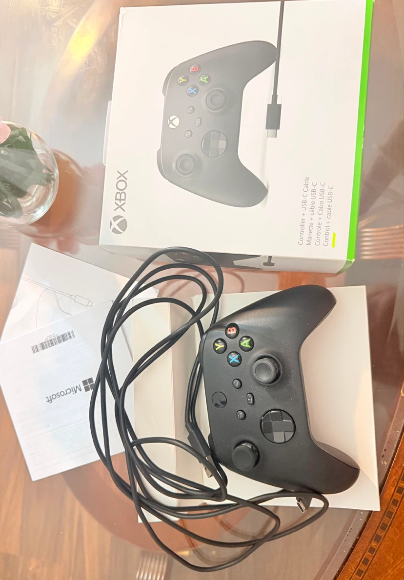 Xbox Wireless Controller with USB-C Cable - photo 3