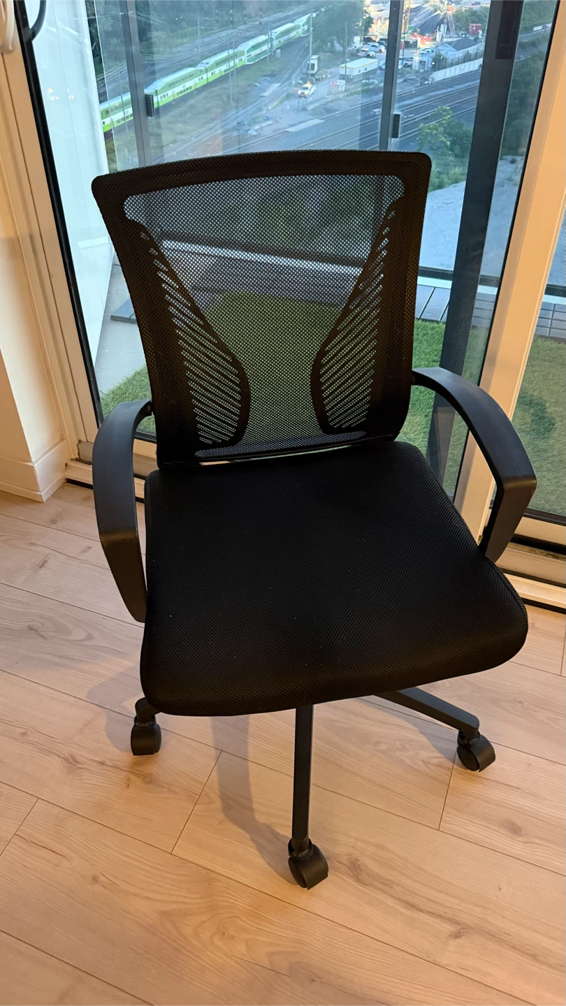 Black Mesh Office Chair