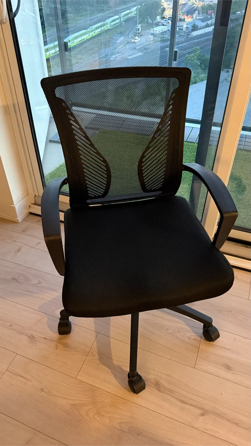 Black Mesh Office Chair