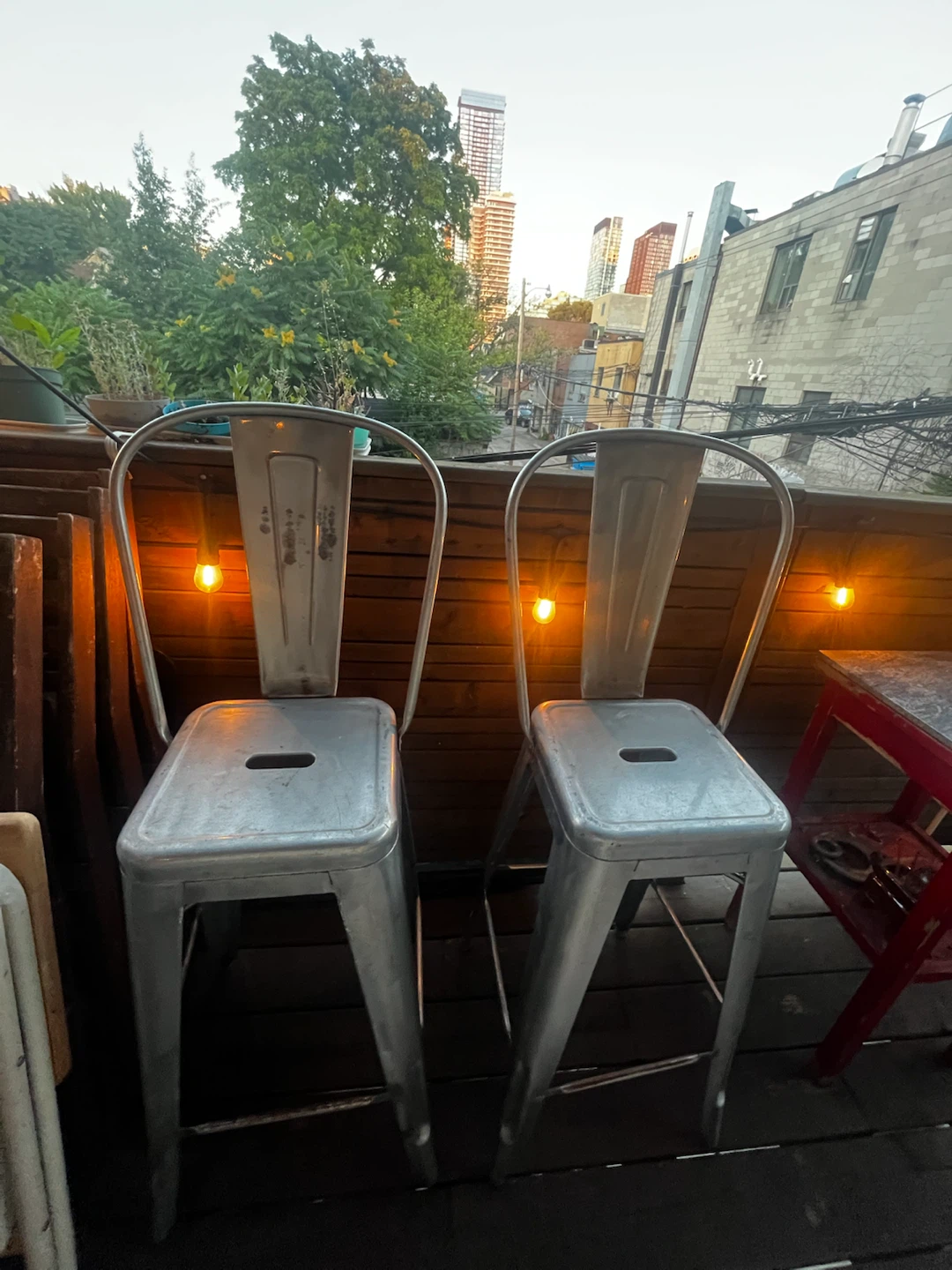 4 bar stool and folding table