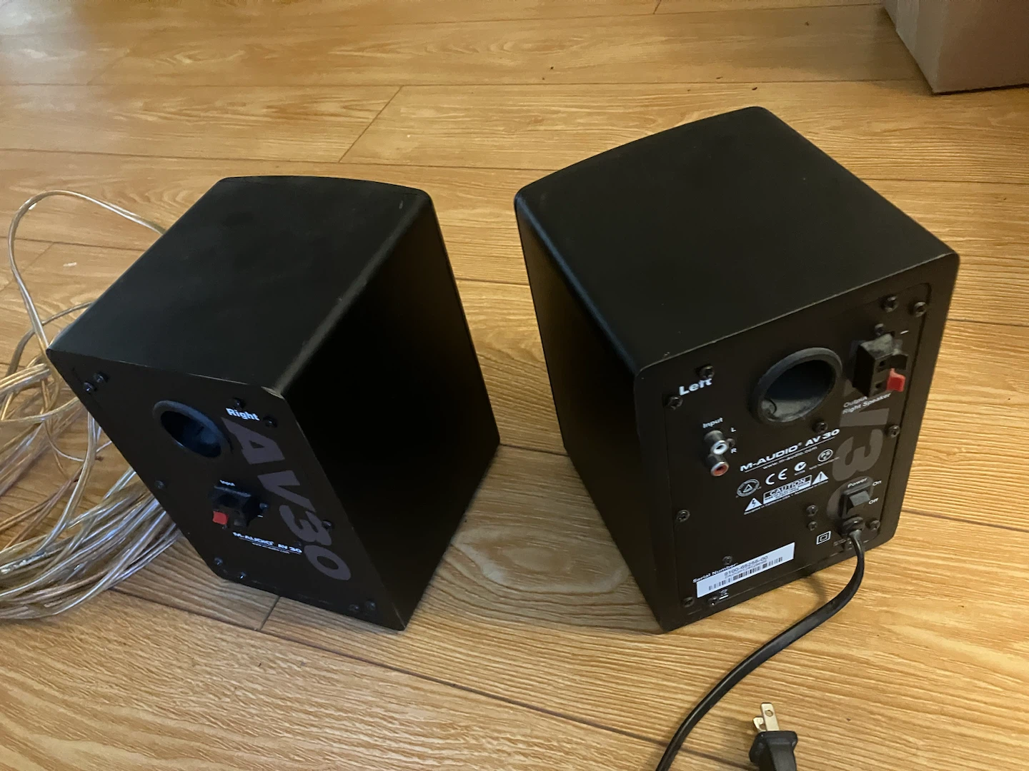 M-Audio AV30 Studio Monitors plus ~20’ of cable - photo 2