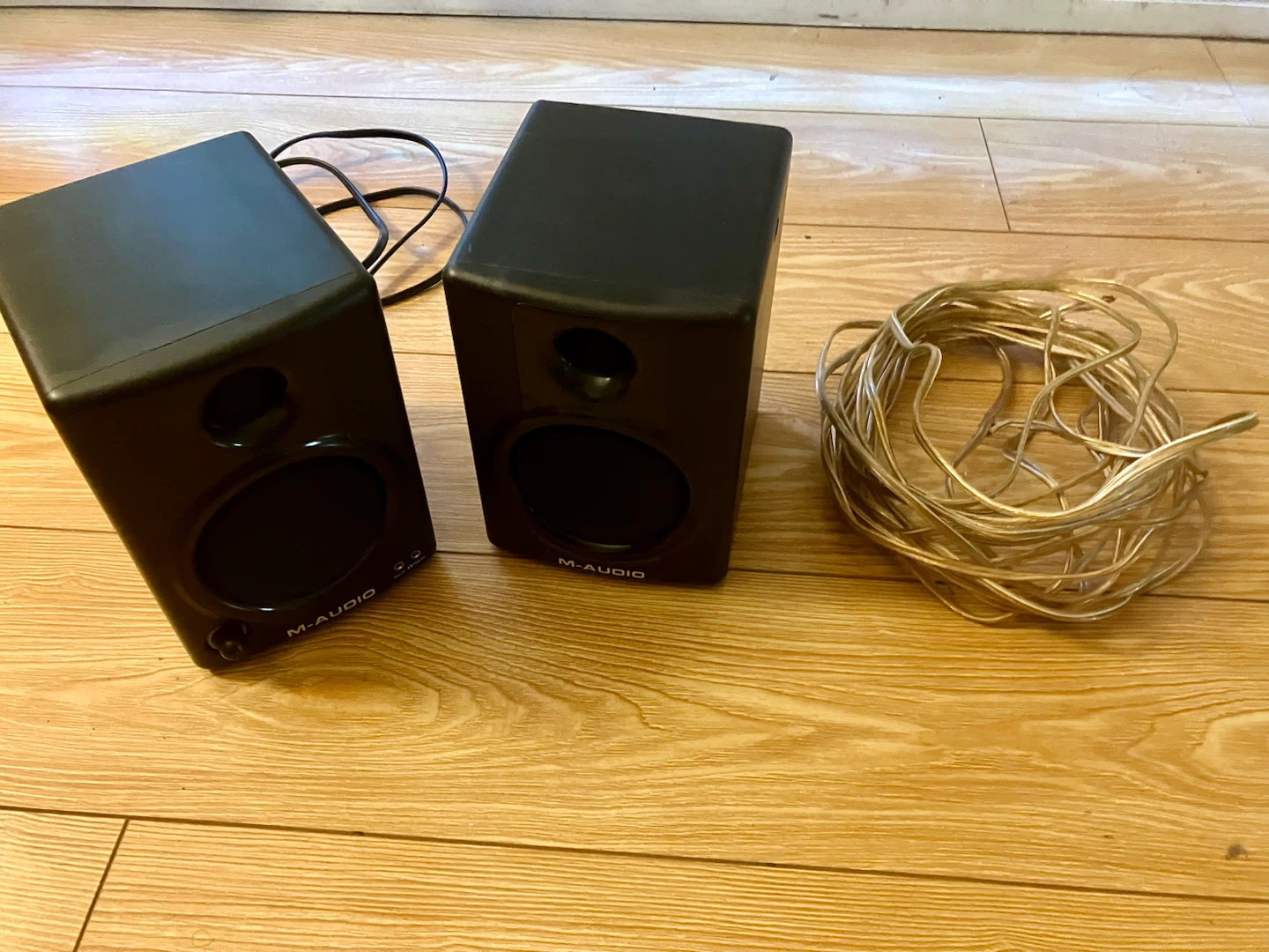 M-Audio AV30 Studio Monitors plus ~20’ of cable - photo 3