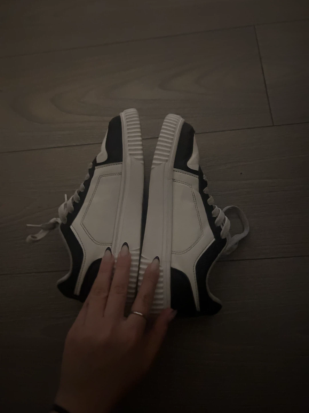 White & Black Star Sneakers - photo 4