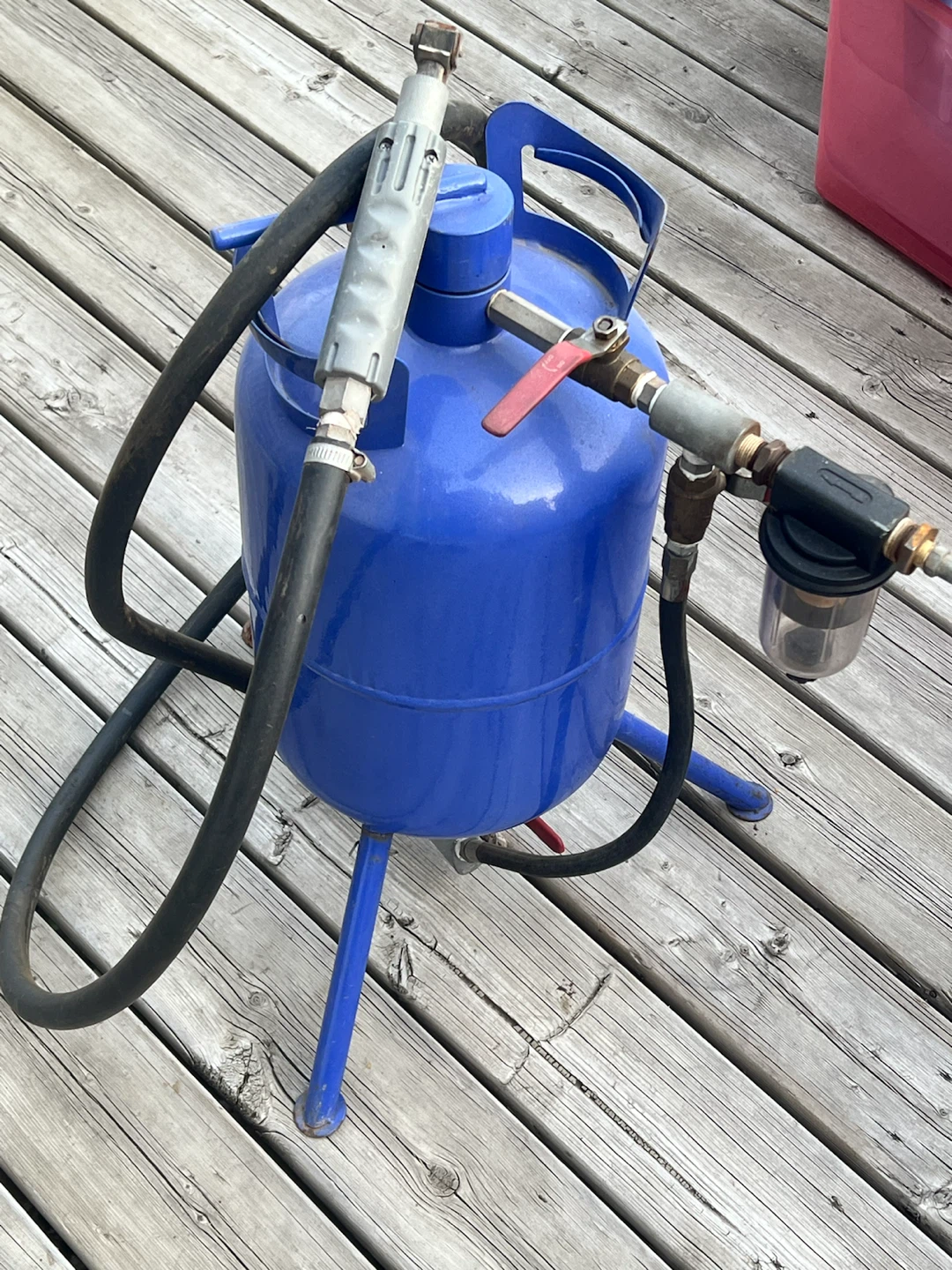 Power Fist 5 Gallon Pressure Sandblaster
