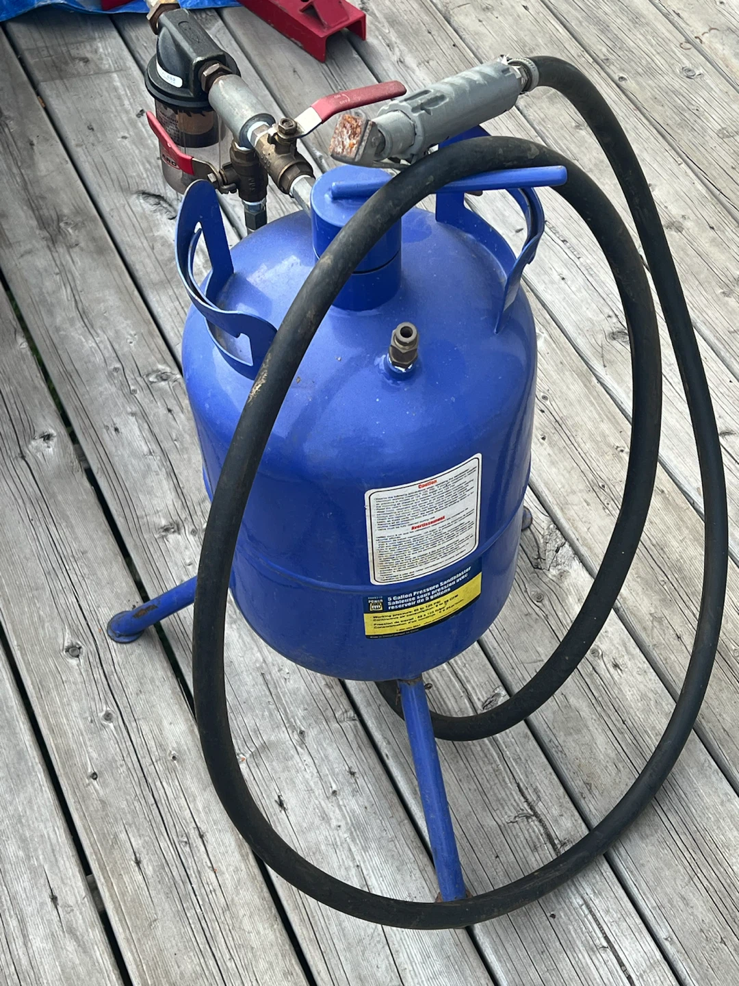 Power Fist 5 Gallon Pressure Sandblaster - photo 3