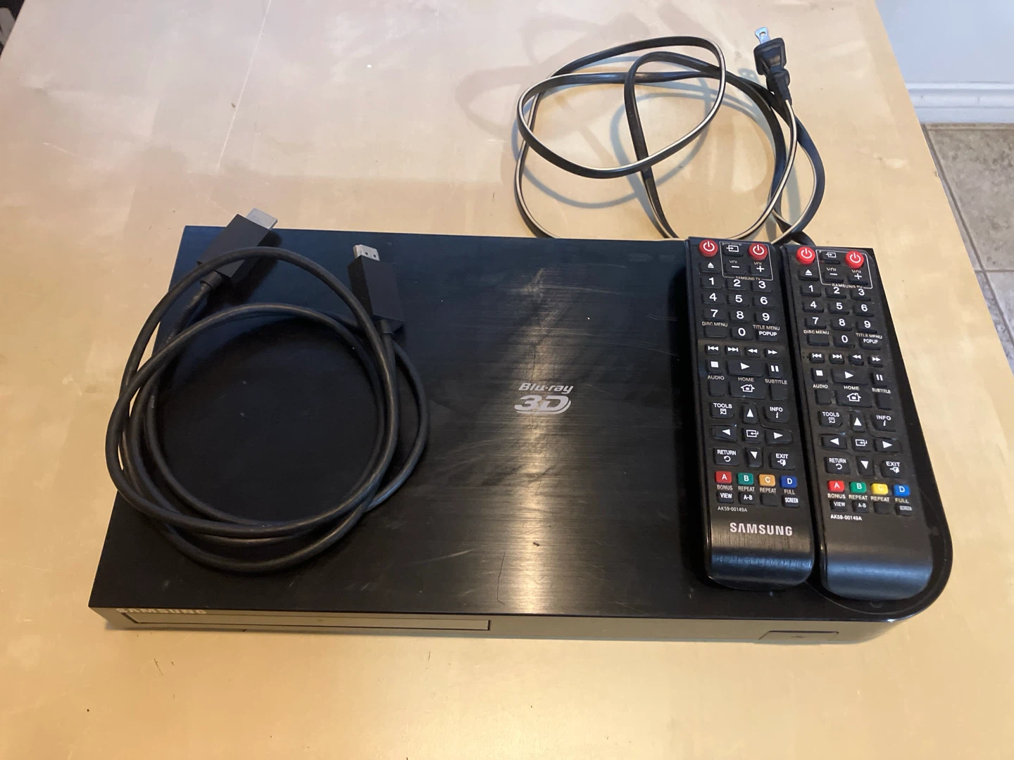 Samsung 3D Blu-ray Player with 2 Remotes and HDMI Cable