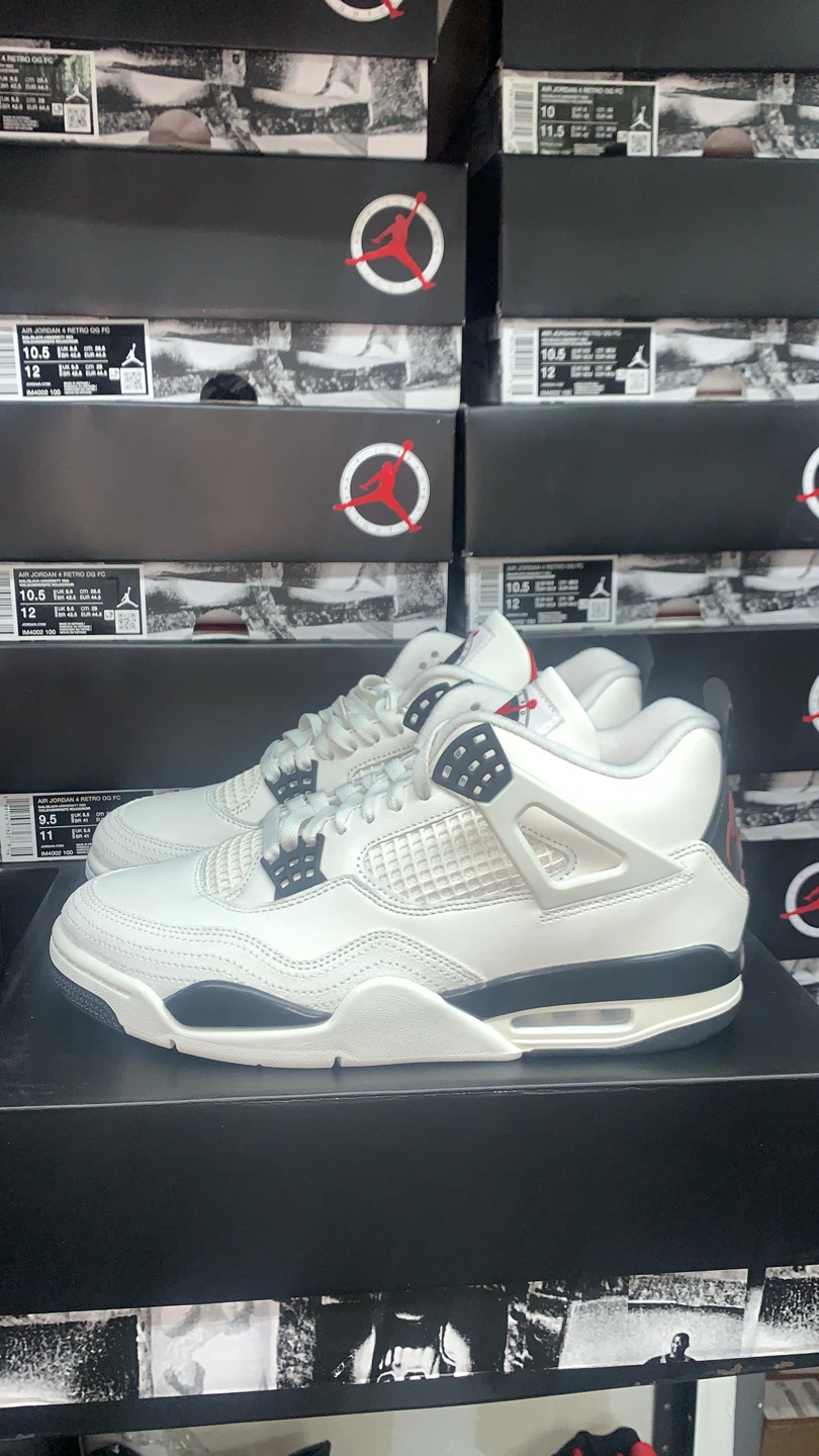 Air Jordan 4 Retro flight club Men's Shoes