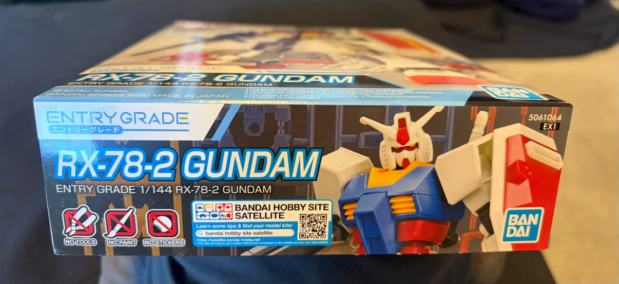 Bandai Entry Grade RX-78-2 Gundam Model Kit - photo 2