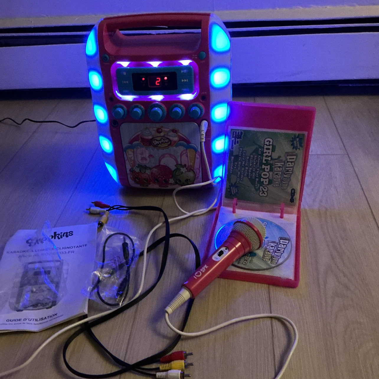 Shopkins Karaoke Machine with Girl Pop 23 Karaoke CD