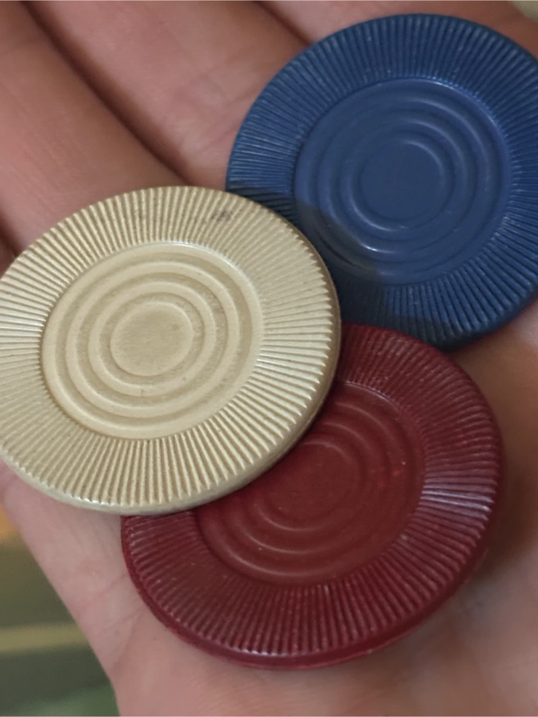 Lot of 114 mid century poker chips - photo 3
