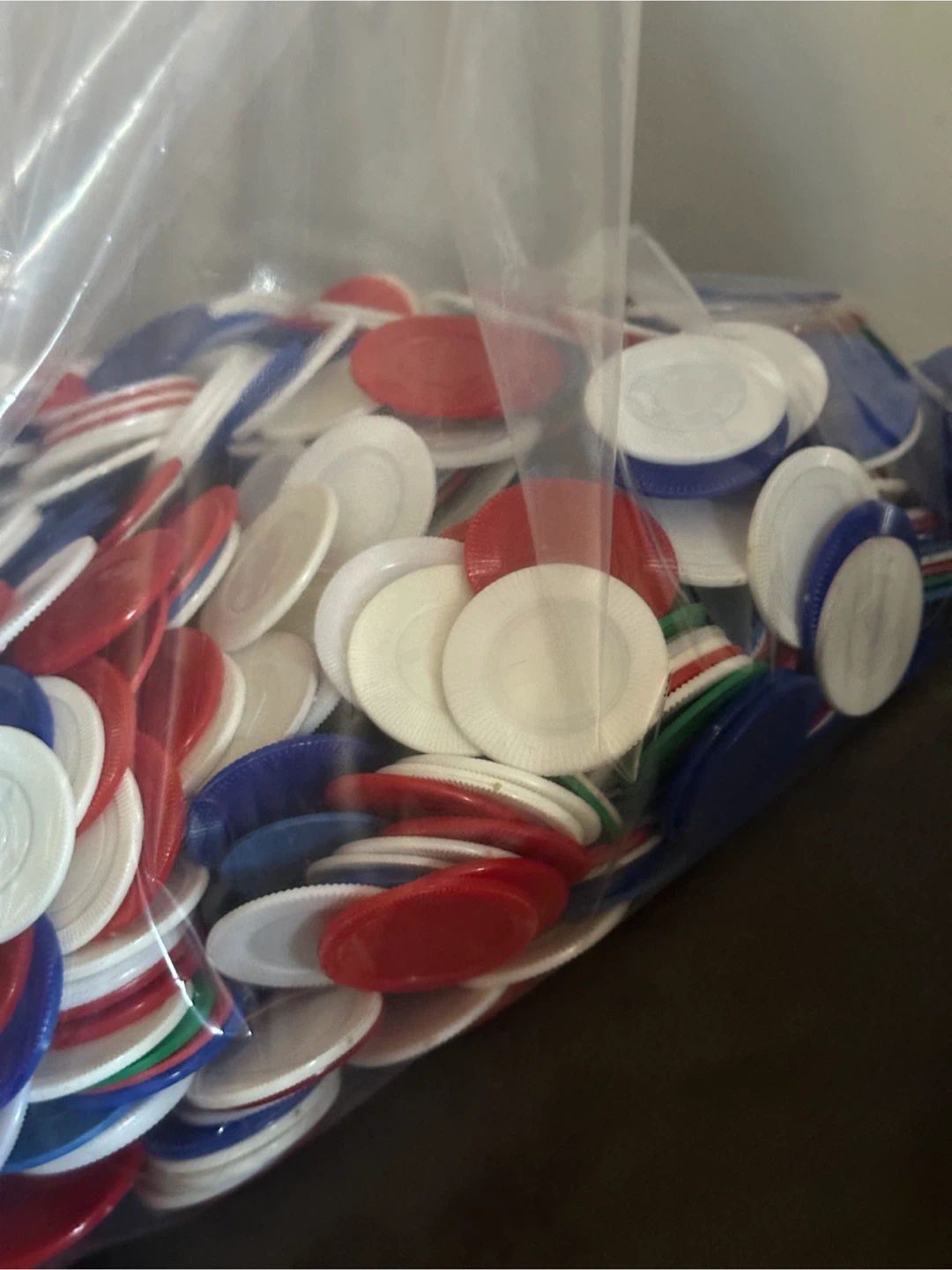 Large lot of vintage plastic poker chips - photo 2