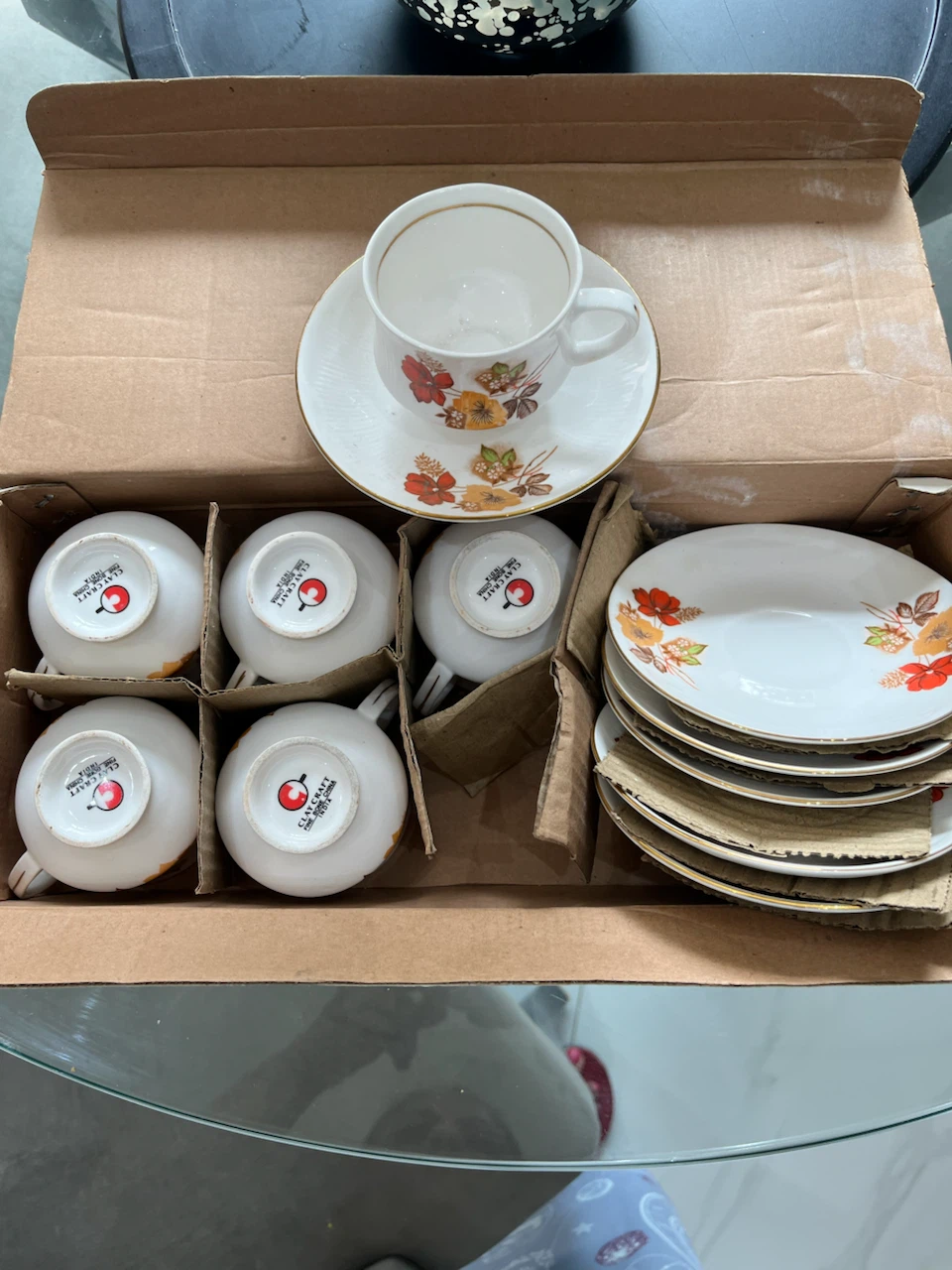 Set of 6 Vintage Teacups and Saucers