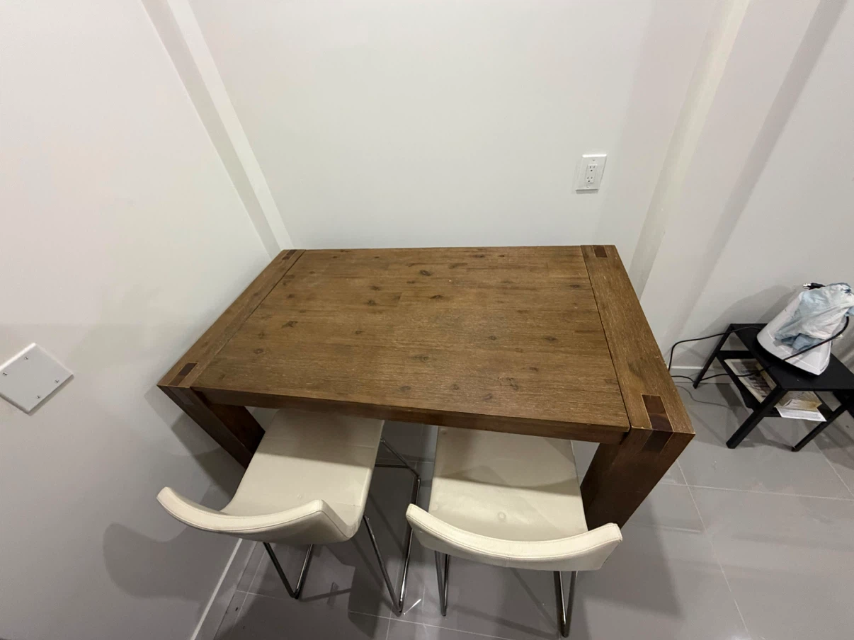 Moving out sale - Solid Wood High Dining / Pub Table - photo 4