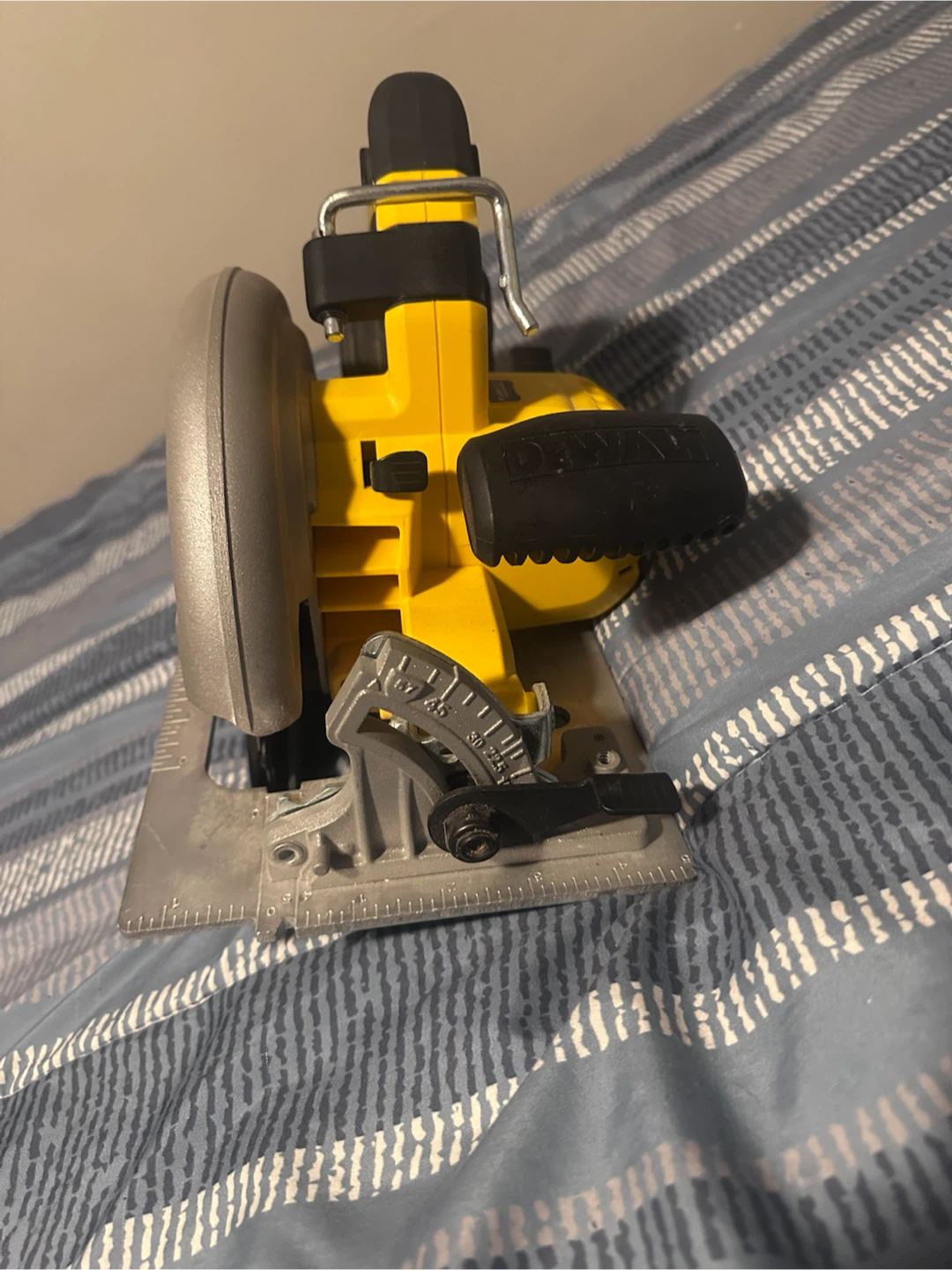 DeWalt 20V MAX Cordless Brushless Circular Saw