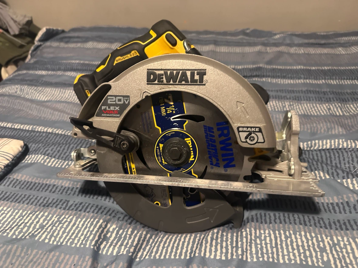 DeWalt 20V MAX Cordless Brushless Circular Saw - photo 3