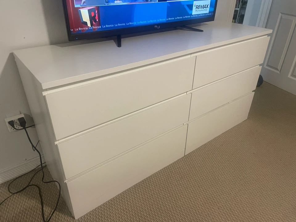 White 6-Drawer Dresser