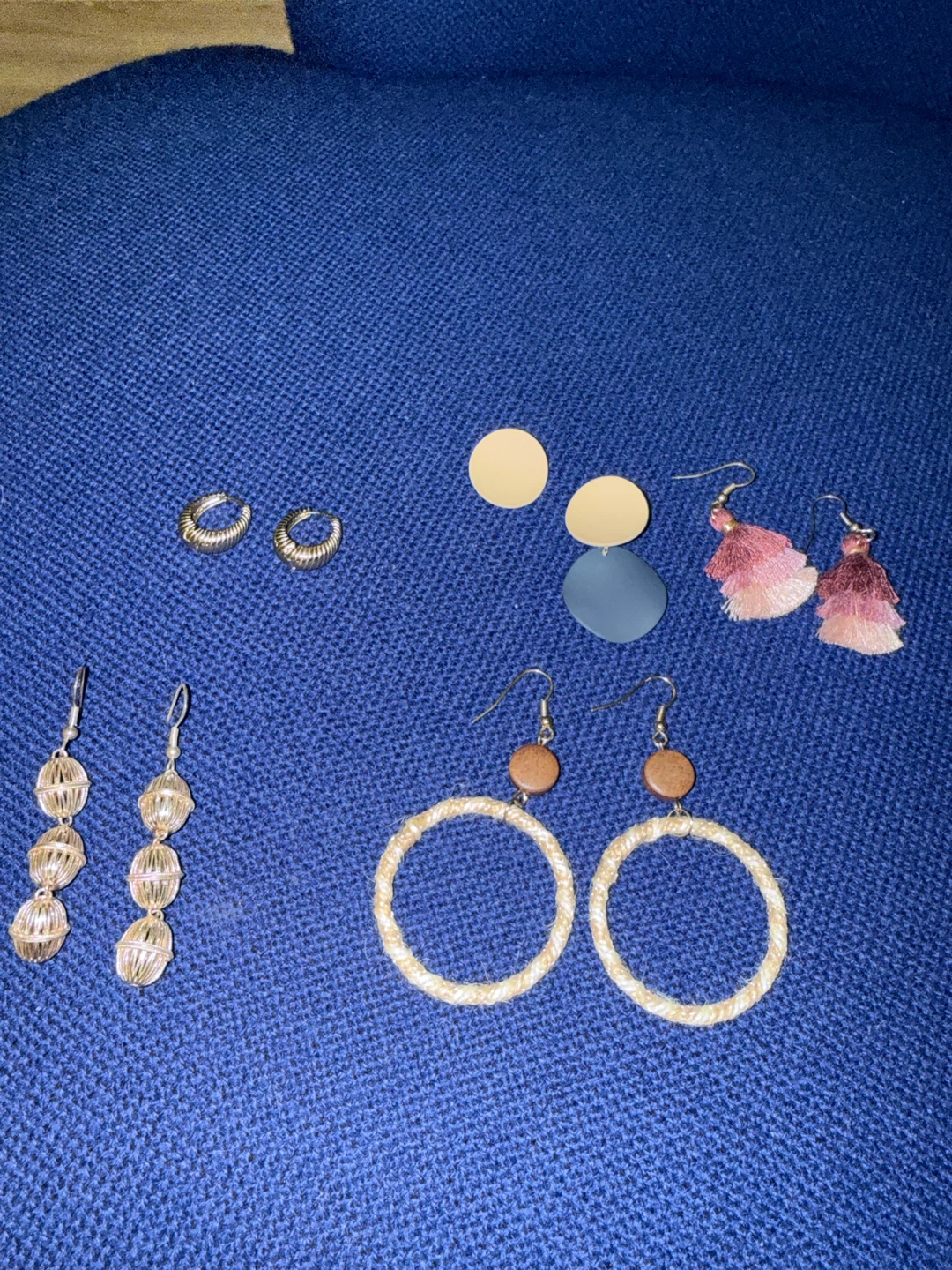 Assorted Women's Earrings - 5 Pairs - photo 2