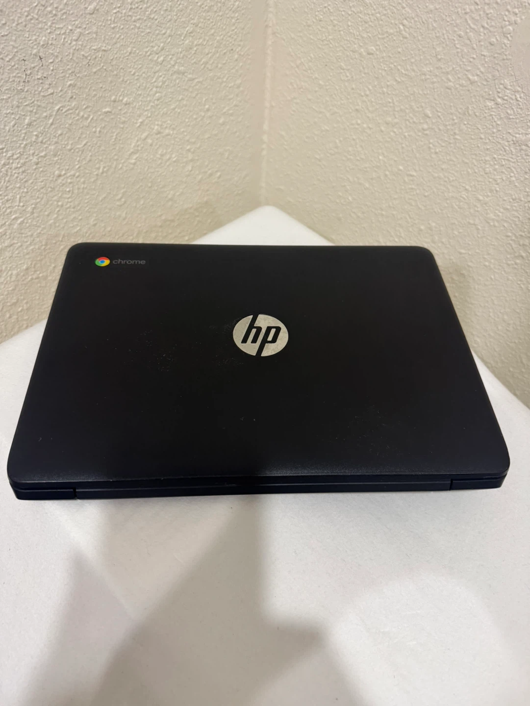 HP Chromebook Laptop with Power Adapter - photo 3