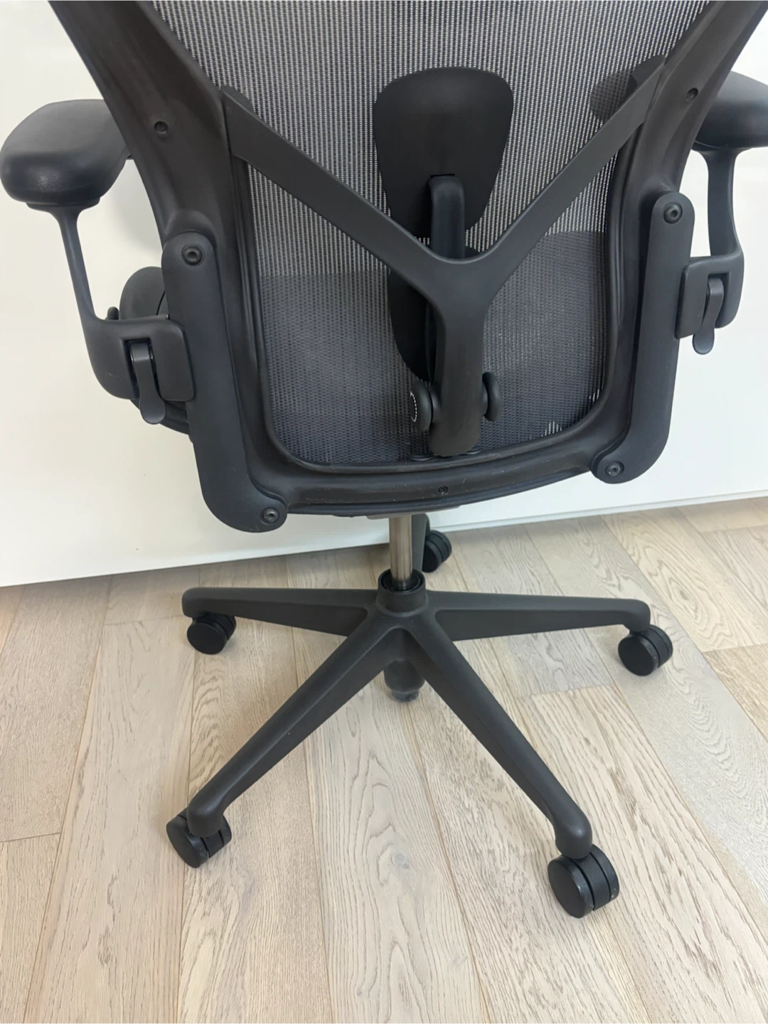 Herman Miller Aeron Chair (Full Option) + Cushion Included - photo 4