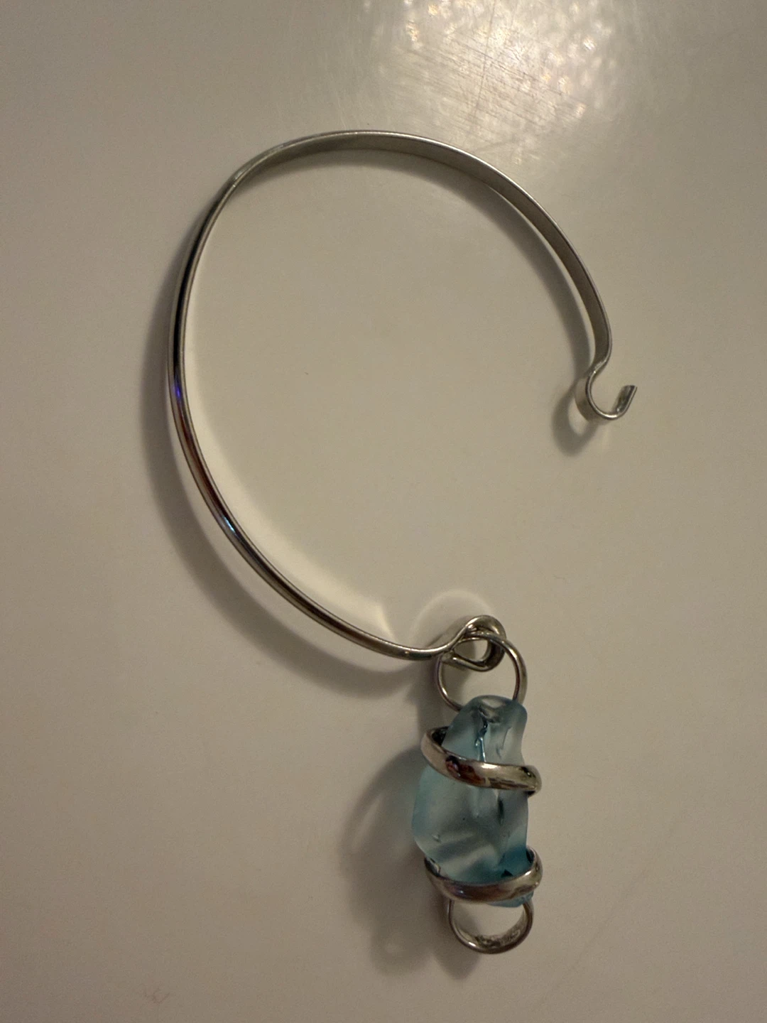 Blue sea glass and silver-tone bangle bracelet - photo 2
