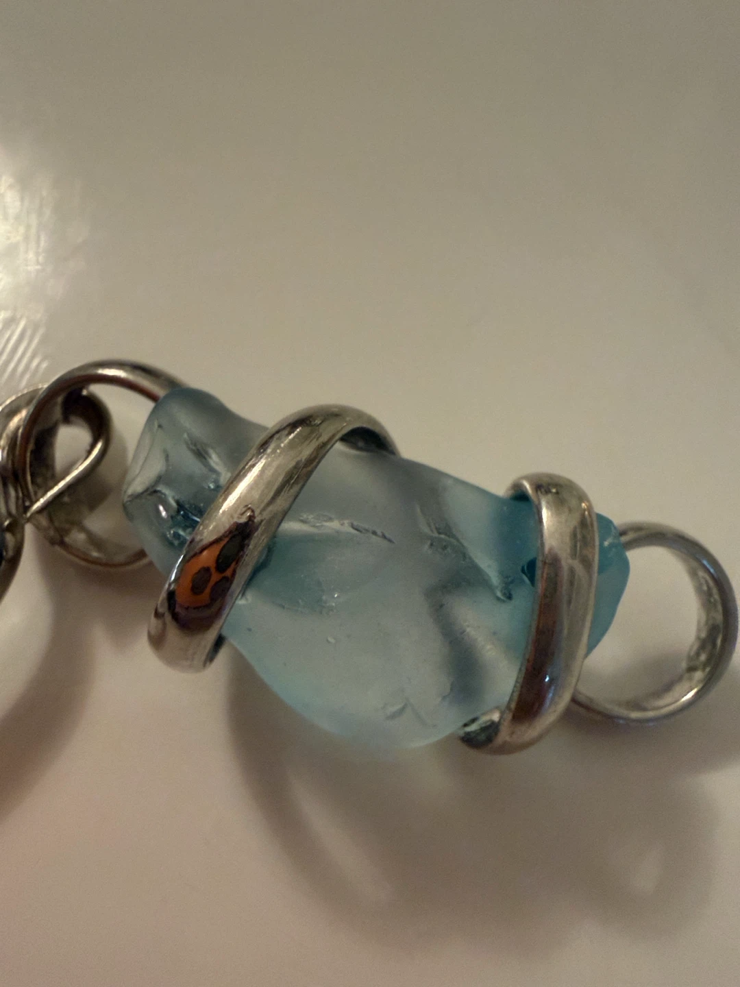 Blue sea glass and silver-tone bangle bracelet - photo 3