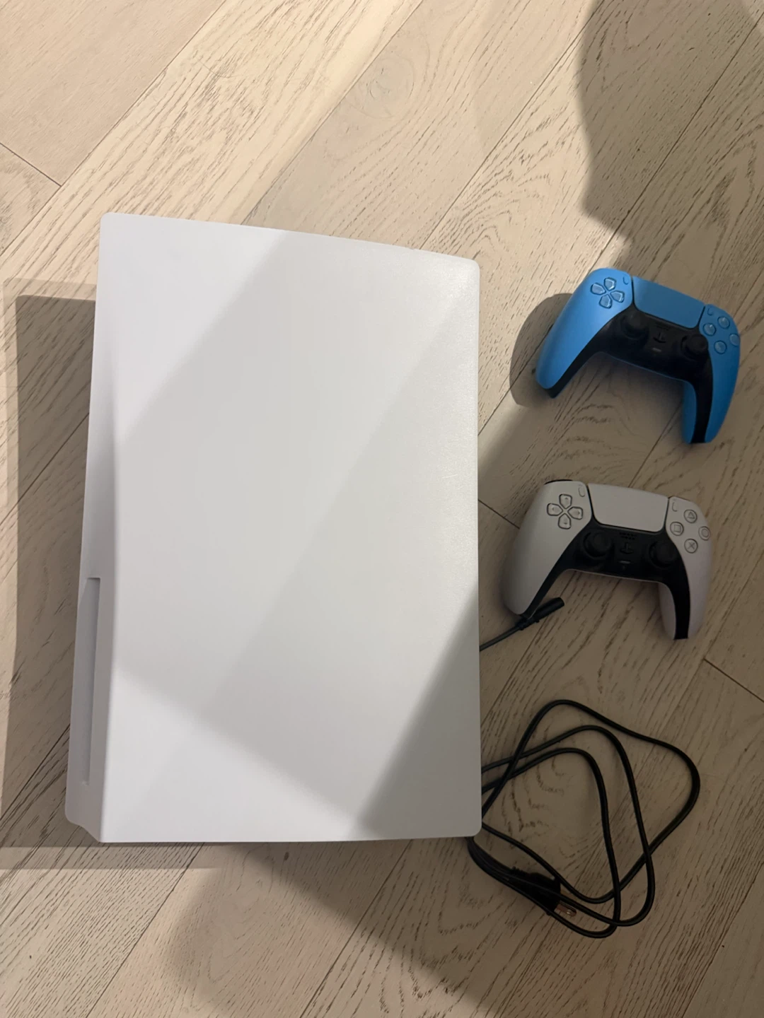 PS5 Disk with 2 controllers FIRM PRICE - photo 2