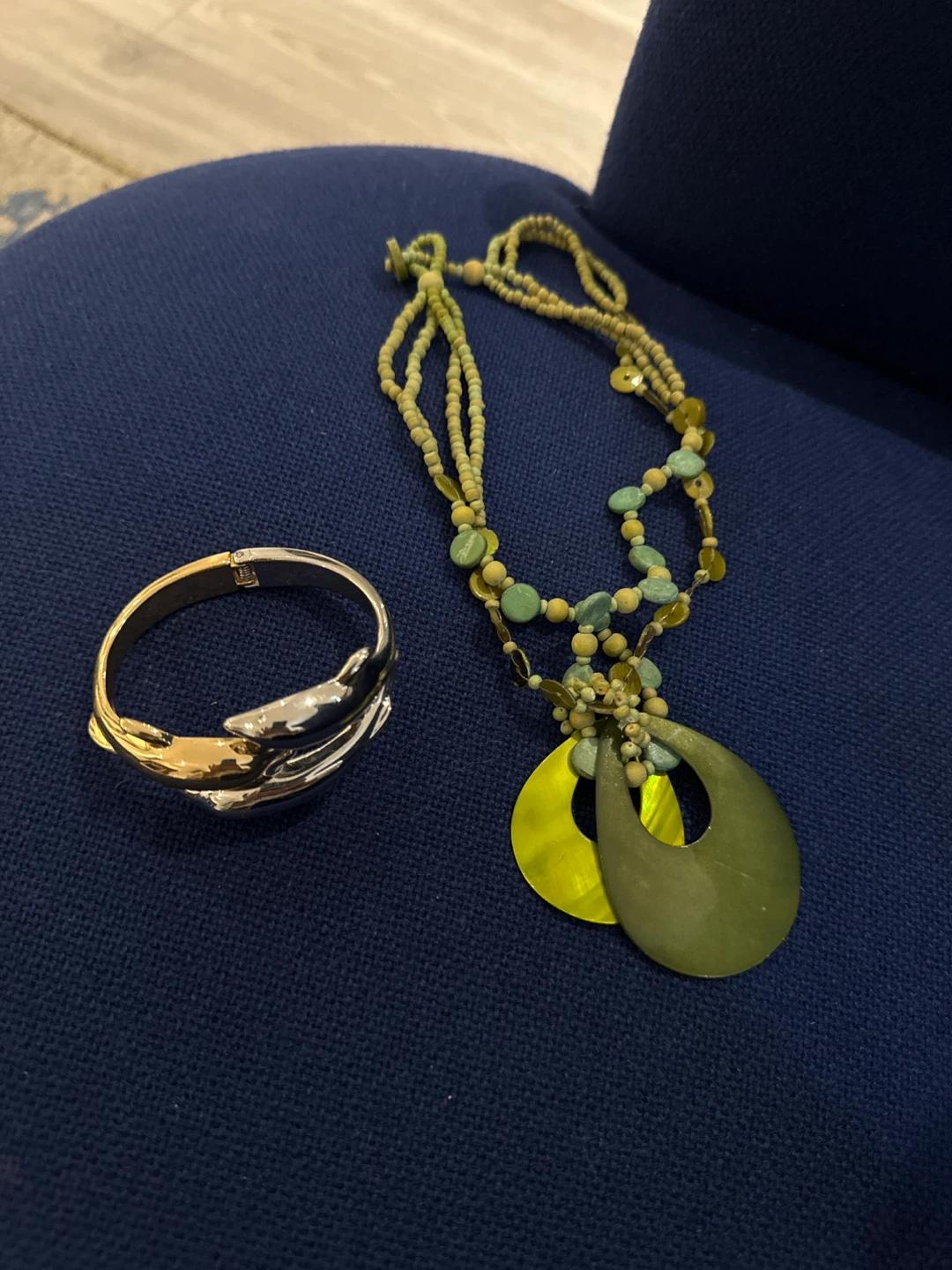 Beaded Necklace and Dolphin Bracelet Set - photo 2