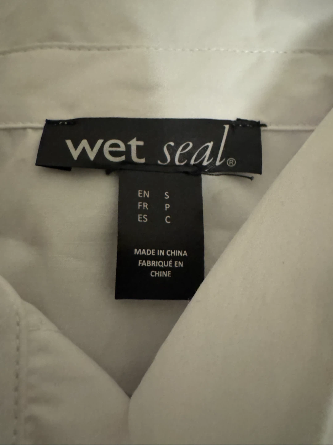 Wet Seal White Cropped Button-Up Shirt - photo 3