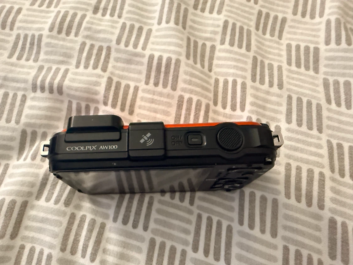 Nikon COOLPIX AW100 Orange Waterproof Camera with charger - photo 3