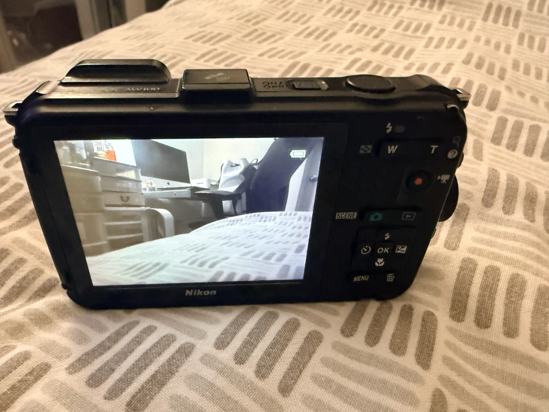 Nikon COOLPIX AW100 Orange Waterproof Camera with charger - photo 4