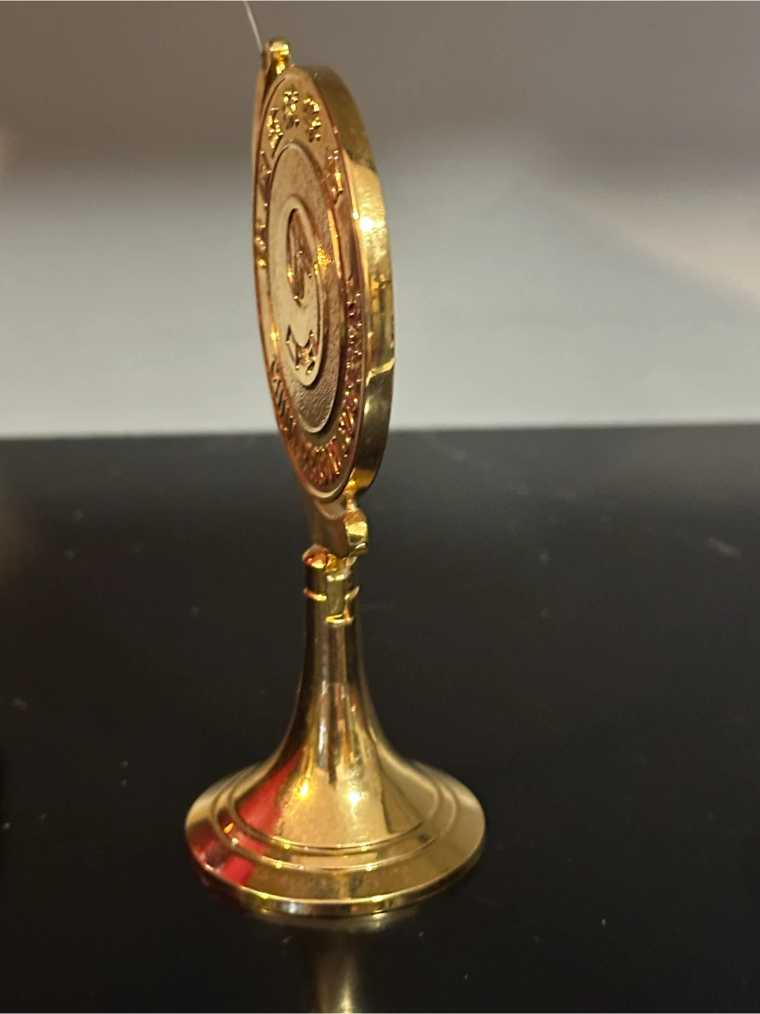 Vintage China Prison Society Gold Spinning Desk Award - photo 2