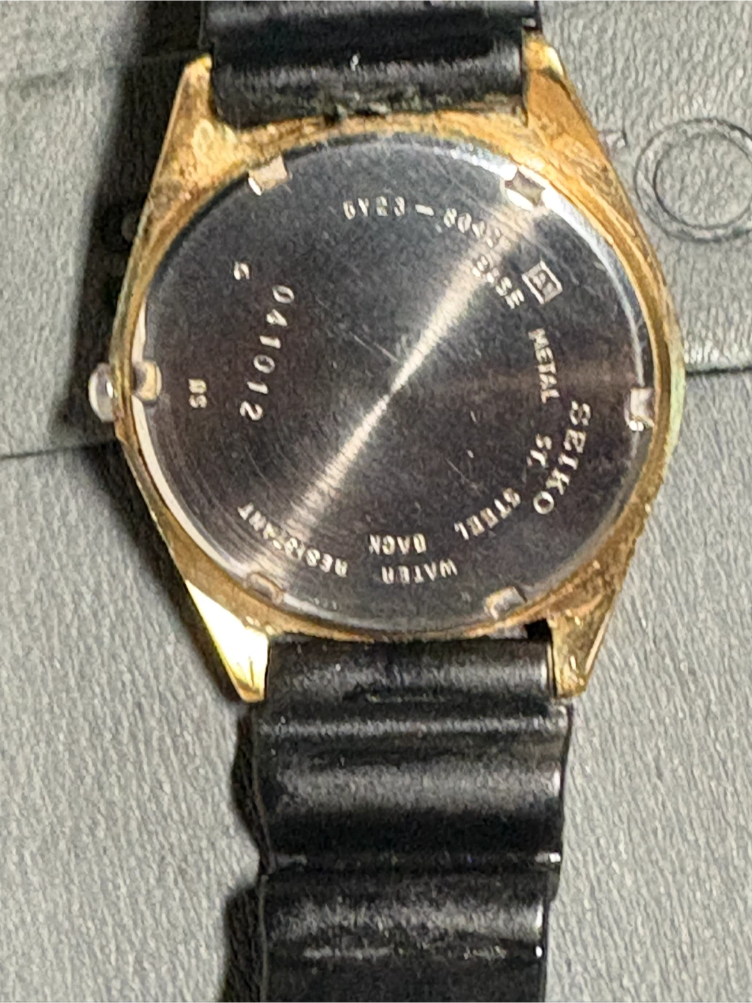 Man’s Seiko Gold Tone Watch with Box - photo 2