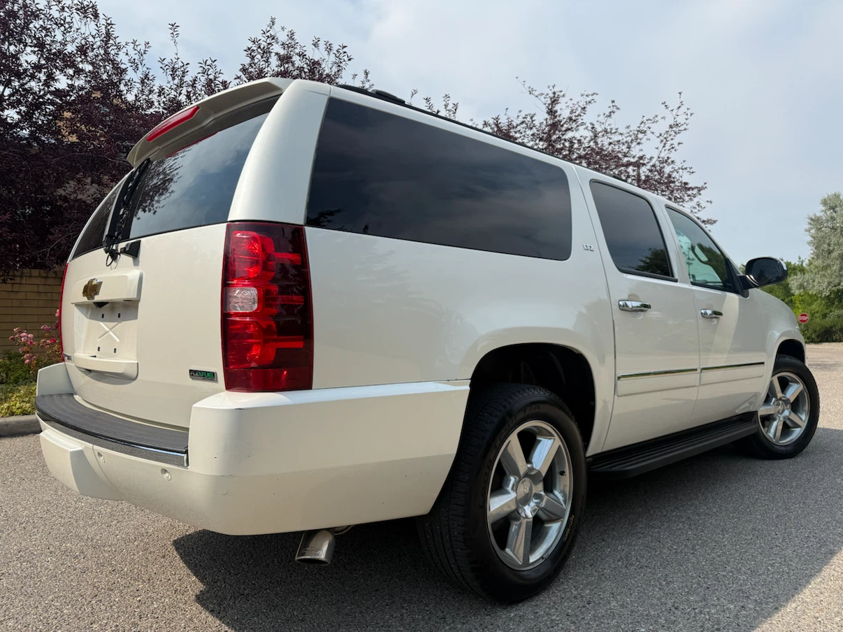 2011 Chevrolet Suburban LTZ *71k* - photo 3