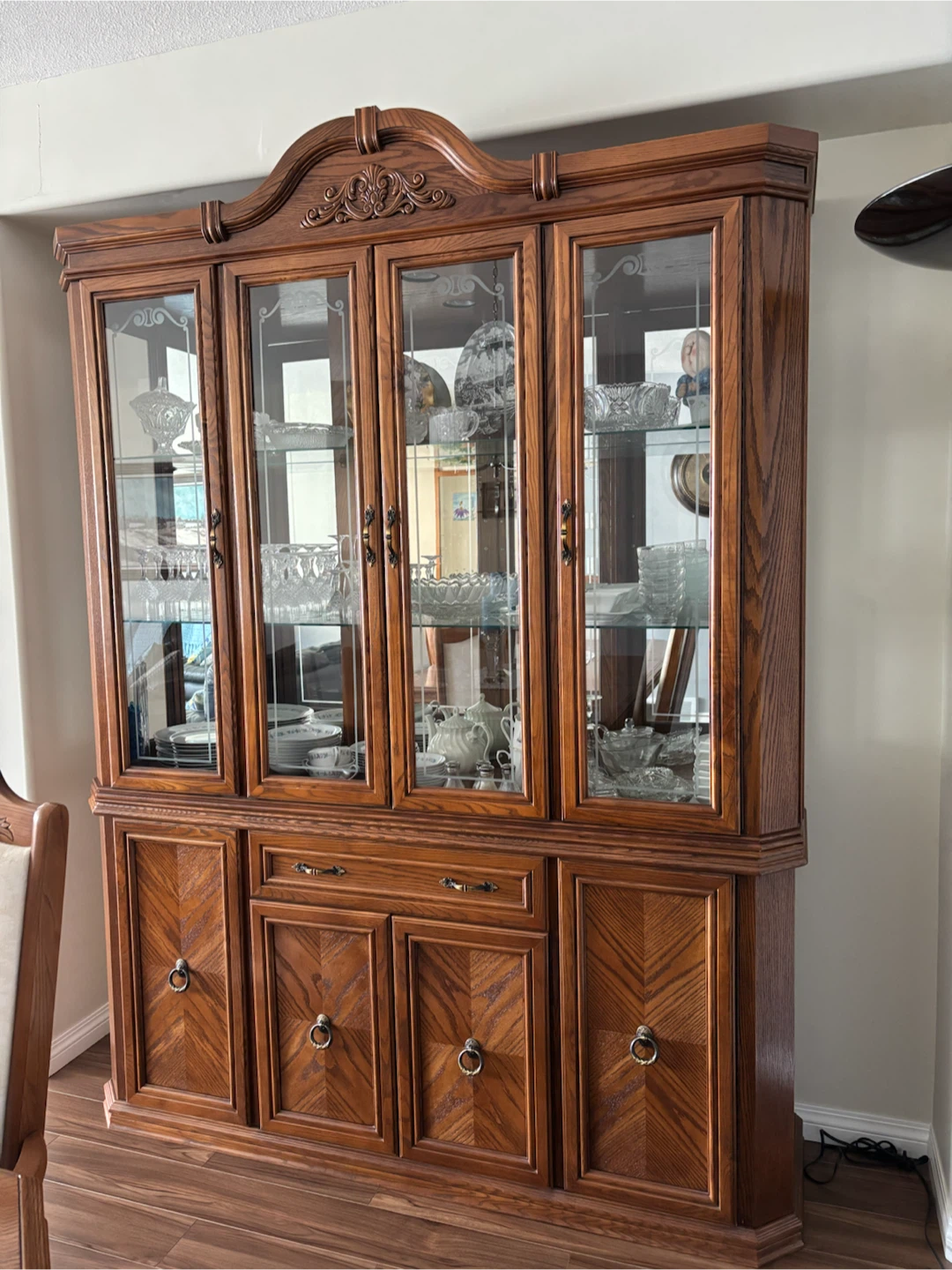 Dining room table and hutch - photo 3