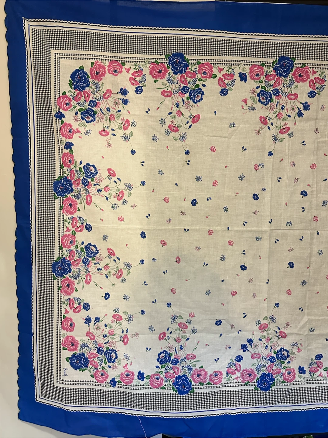 Vintage Signed Romy Floral Scalloped Tablecloth 53x64 - photo 2