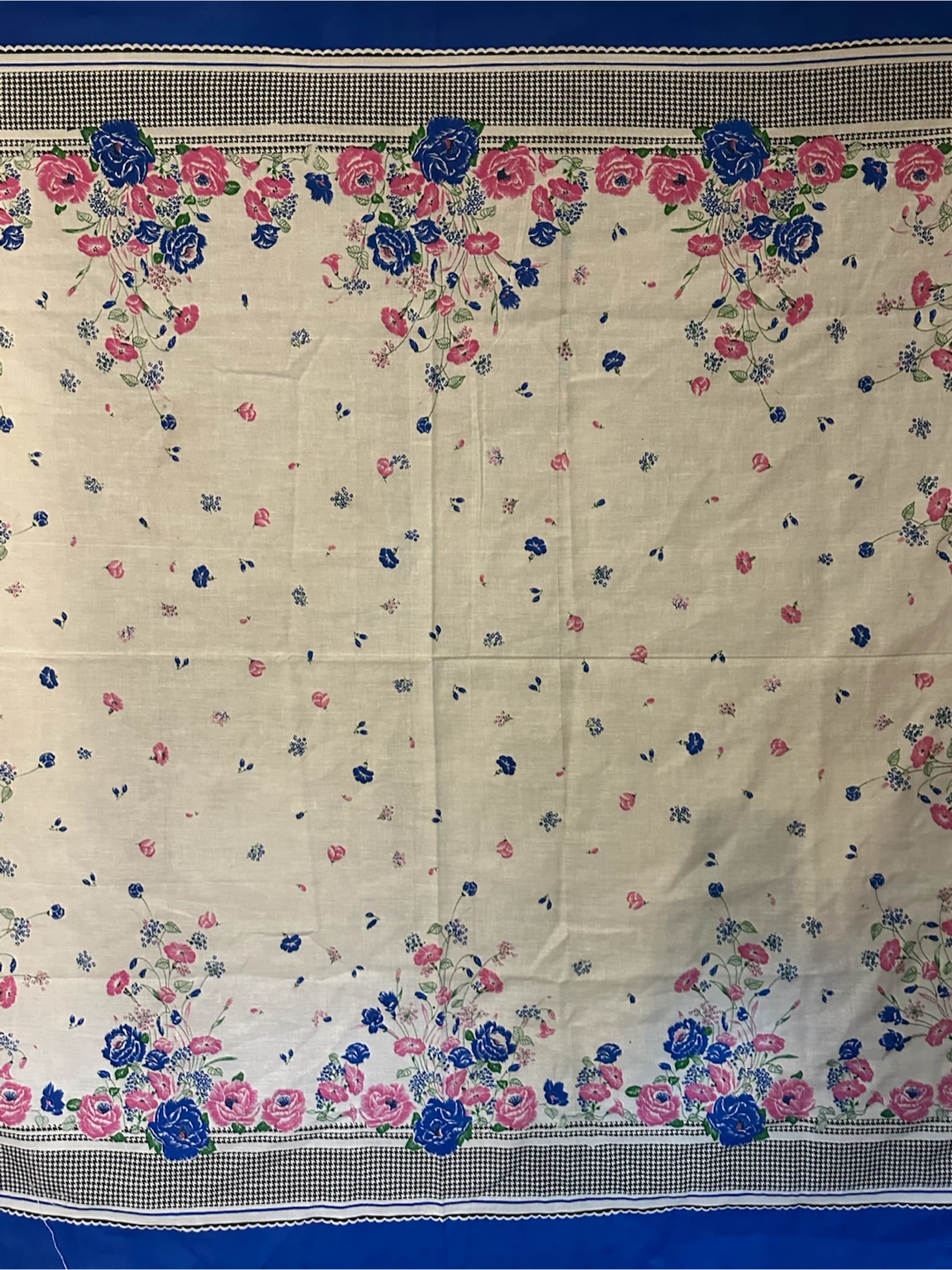 Vintage Signed Romy Floral Scalloped Tablecloth 53x64 - photo 3