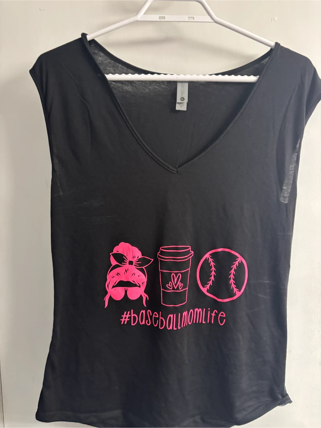Black "#baseballmomlife" Graphic T-Shirt