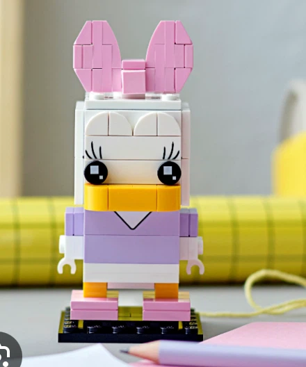 LEGO Daisy Duck Brickheadz