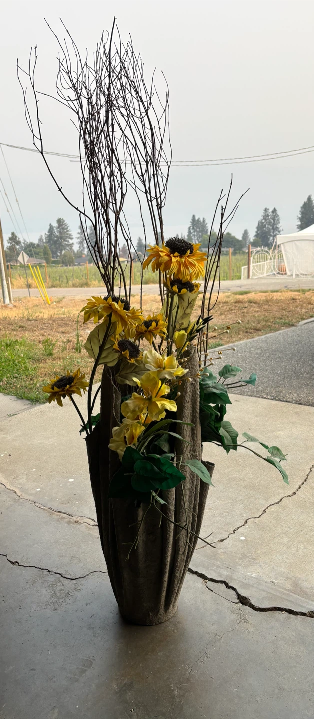 Exterior dried flower container - photo 2
