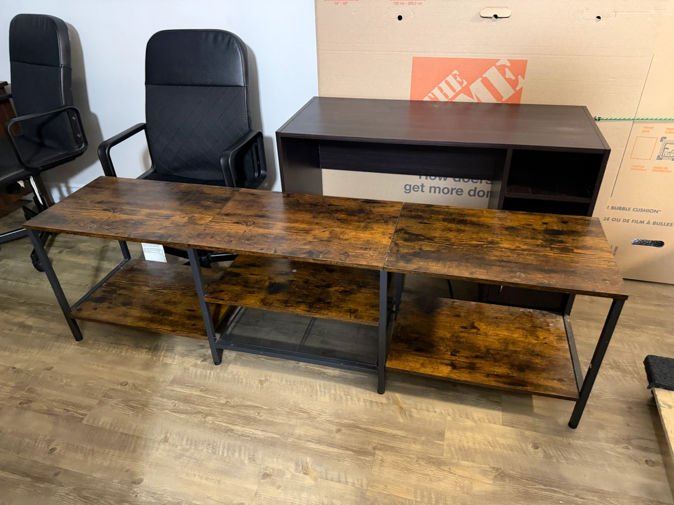 TV Stand with Power Outlets- Fits upto 75 inch TV - photo 3