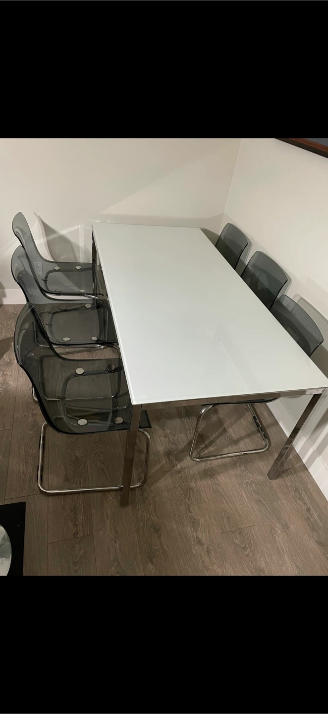 Dinning table with 6 chairs