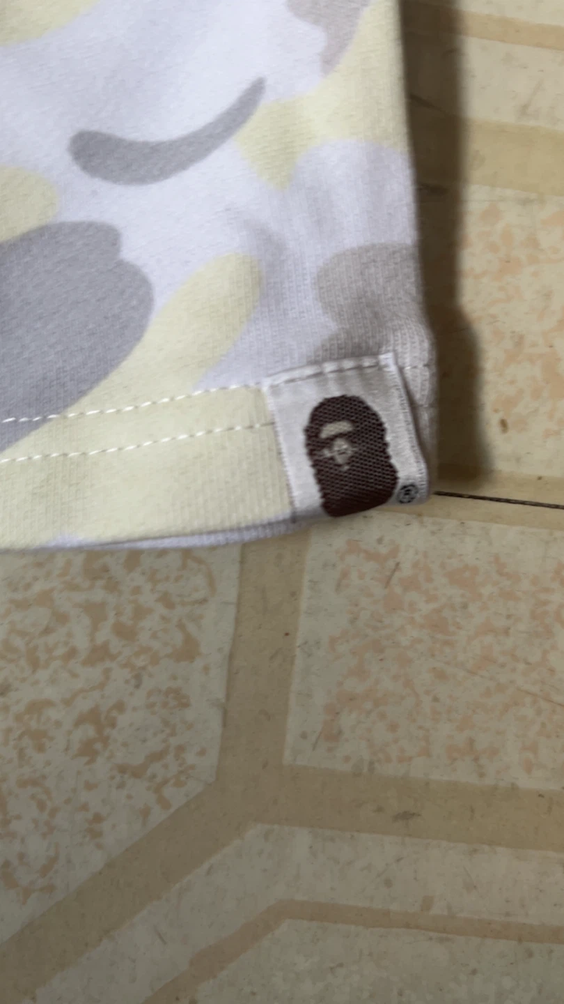 A Bathing Ape BAPE Shark Camo Shorts Size M - photo 3