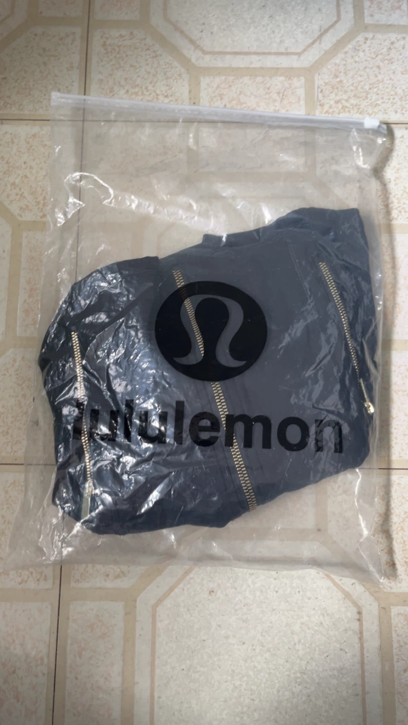 Lululemon Black Jacket Size 4 - photo 5