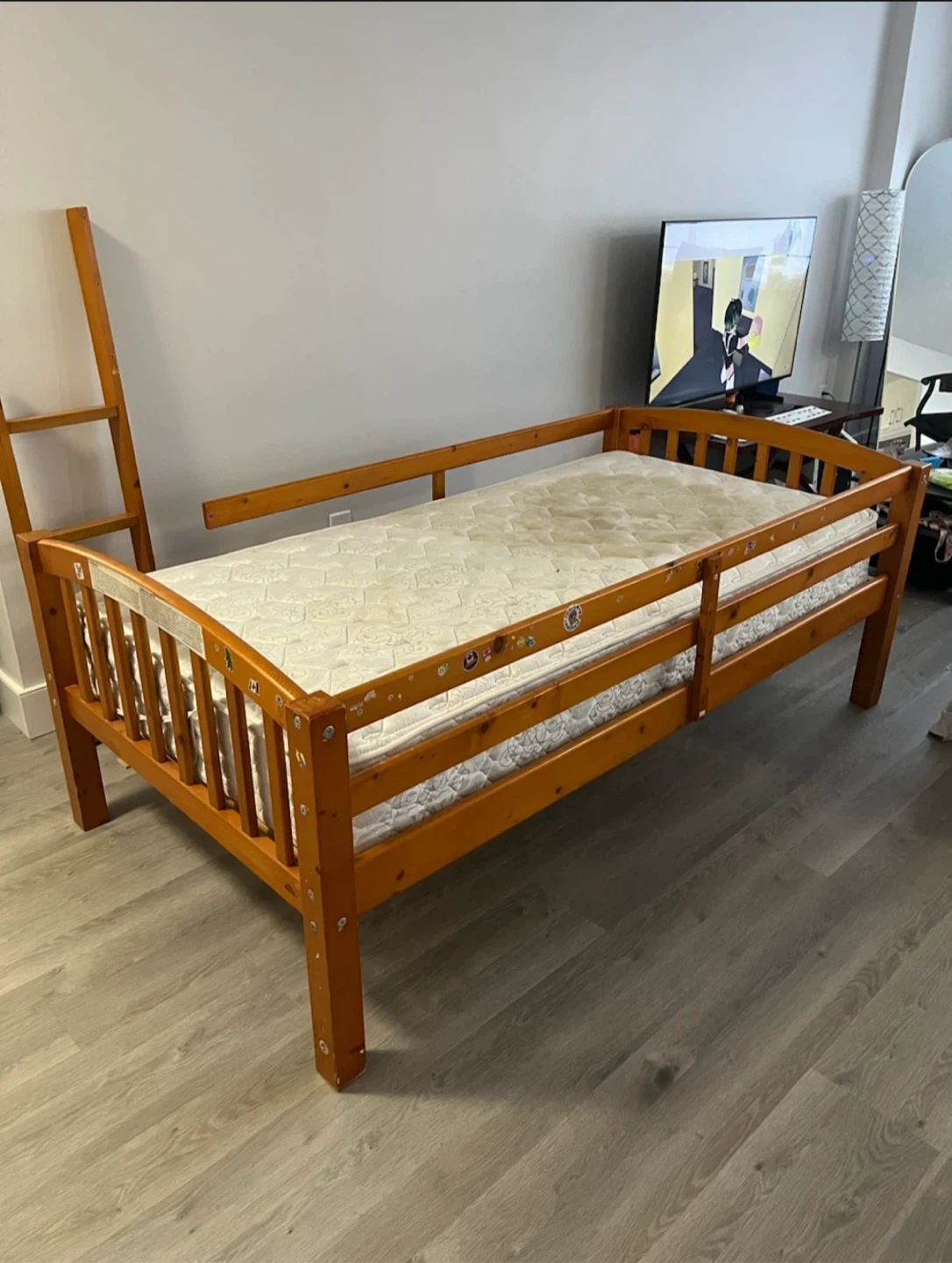 single bed - photo 2