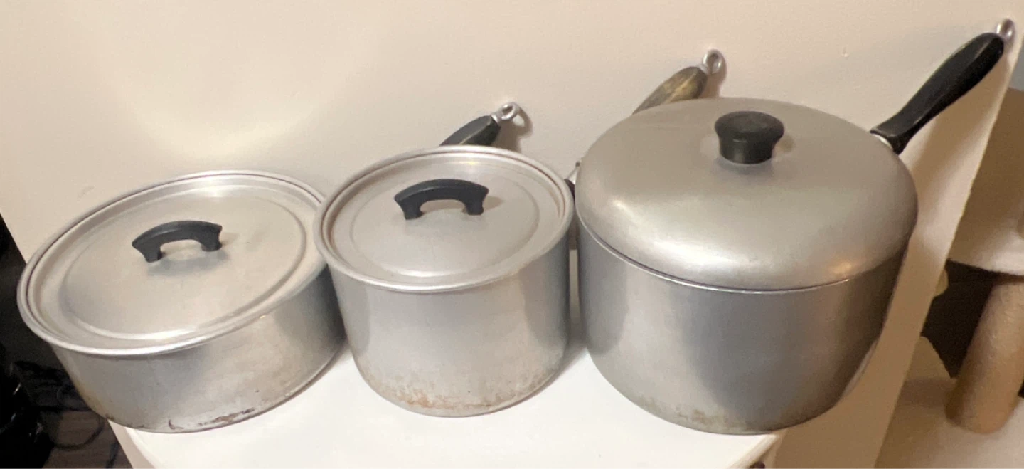 Vintage Heavy-Gauge Aluminum Pot Set (3 Pieces with Lids)
