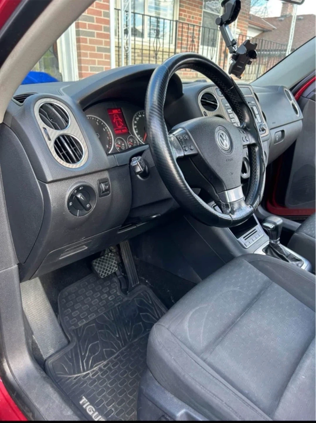2009  Volkswagen Tiguan 2.0T 4MOTION - photo 5